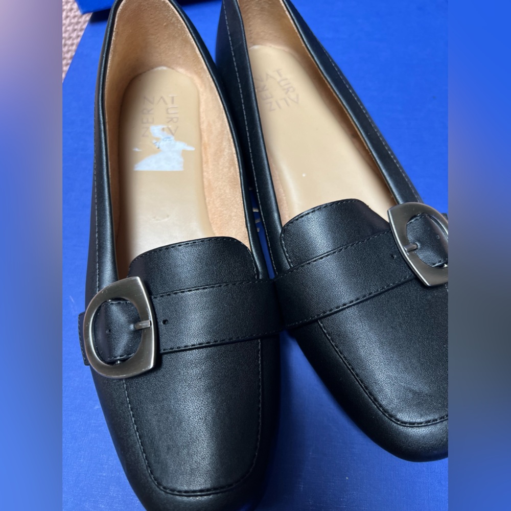 NATURALIZER BLK LEATHER LOAFERS WOMEN’S 10,  COMFORT SOLE,!!. NEW!!